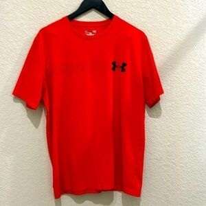 Under Armour Large short sleeve t shirt